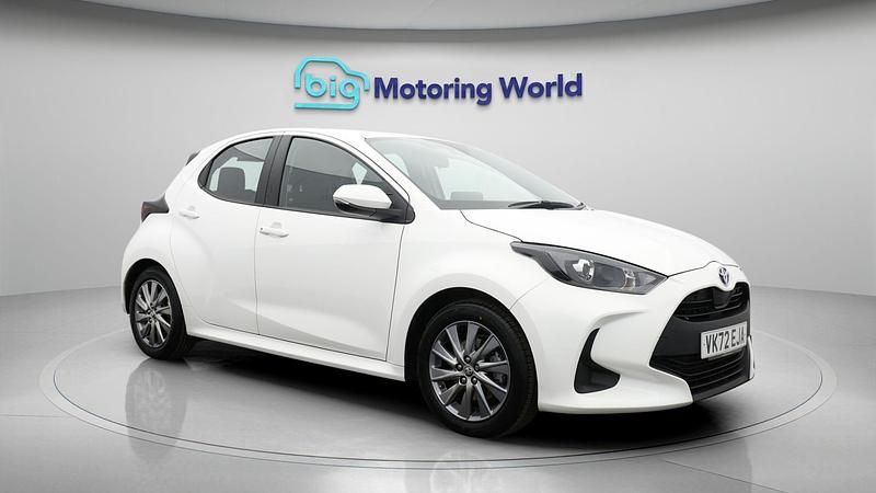 Used 2022 Toyota Yaris Hybrid | £14,800 (Good price) - Image 1/4