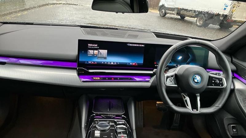 Used BMW i5 M Sport 250 kW (340 HP) 2025 Grey Estate