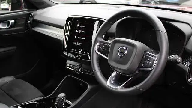 Second-hand Volvo XC40 R-Design 163 CP (119 kW) 2022 SUV