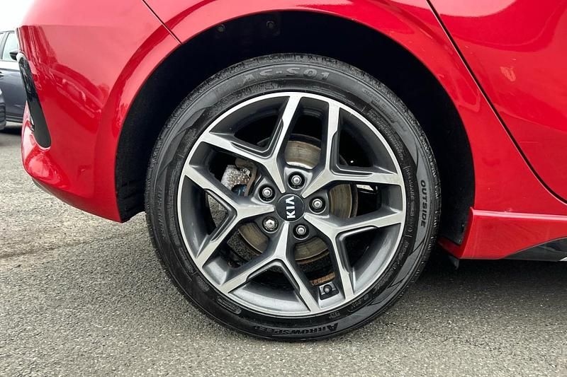 Used Kia Ceed GT-Line 118 HP (86 kW) 2021 Red Hatchback