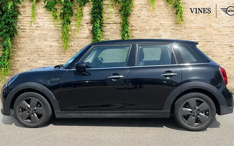 Used Mini Cooper Classic 136 HP (100 kW) 2022 Black Hatchback