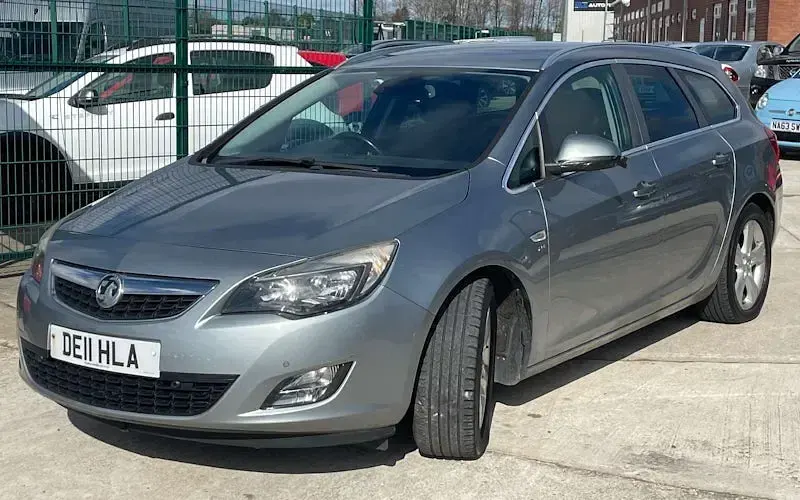 Used Vauxhall Astra SRi 125 HP (91 kW) 2012 Estate
