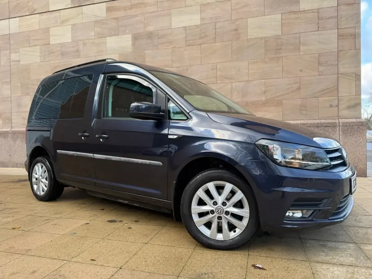 Usado VW Caddy Life 150 CV (110 kW) 2016 Azul Monovolumen