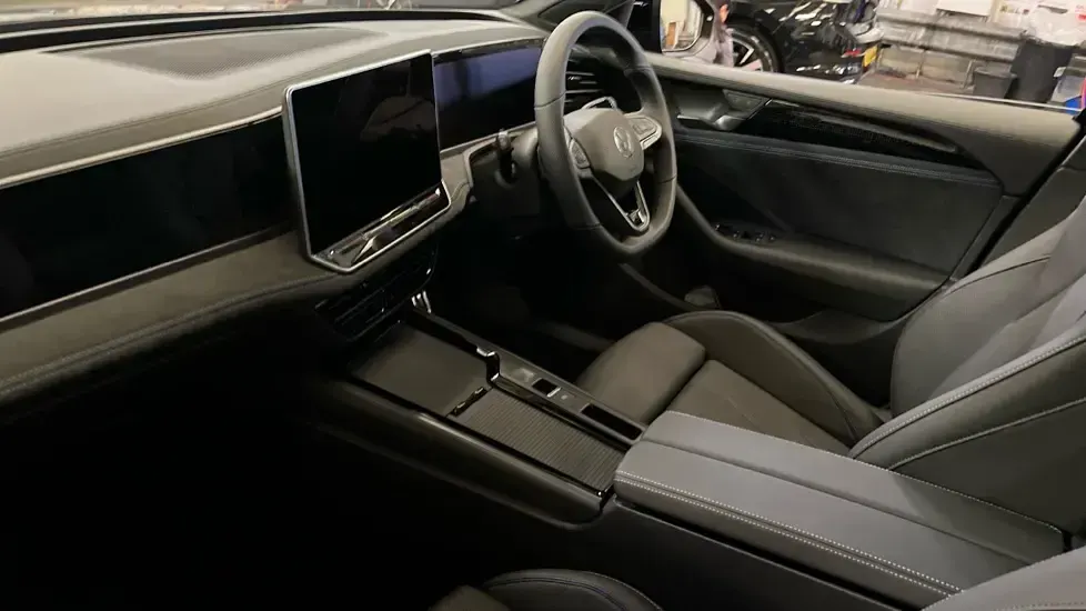 New VW Passat R-line 150 HP (110 kW) 2026 Grenadilla black metallic Estate