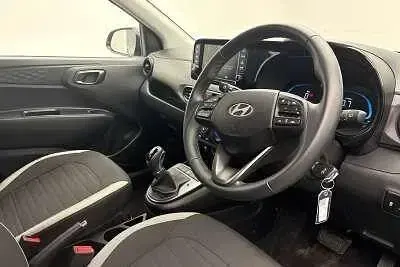 Usado Hyundai i10 Advanced 63 HP (46 kW) 2025 Preto Citadino