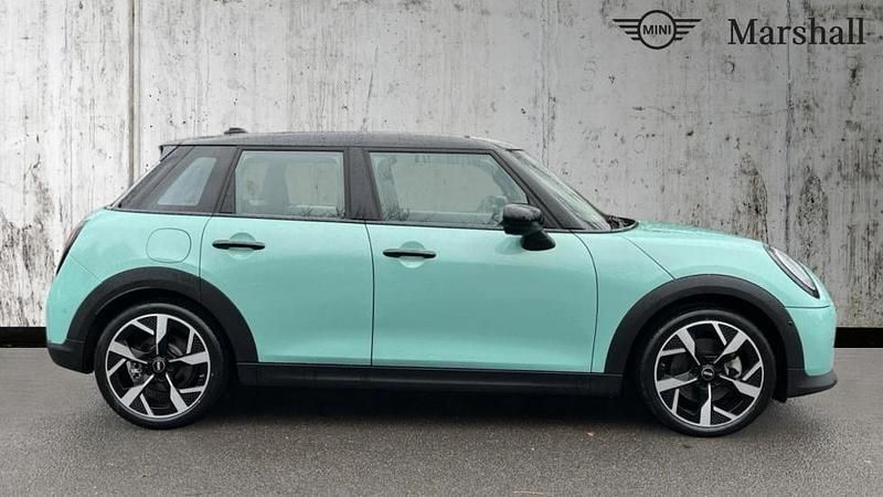 Used Mini Cooper Exclusive 114 kW (156 HP) 2025 Ocean wave green Hatchback