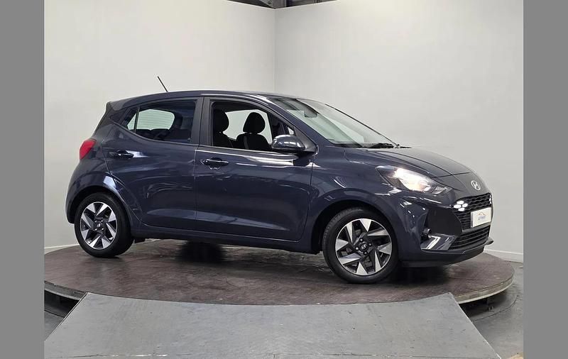 Używany Hyundai i10 Advanced 62 KM (45 kW) 2024 Szary Hatchback