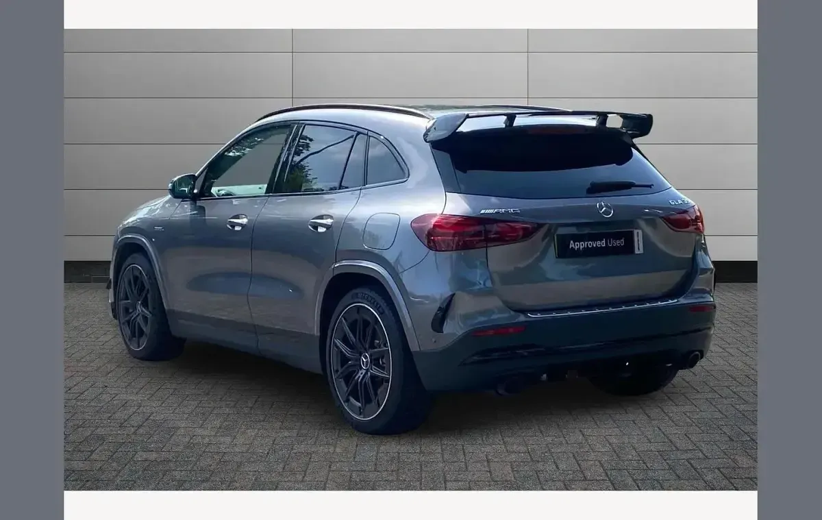 Usado Mercedes GLA35 AMG Premium Plus 301 HP (221 kW) 2025 Cinzento SUV