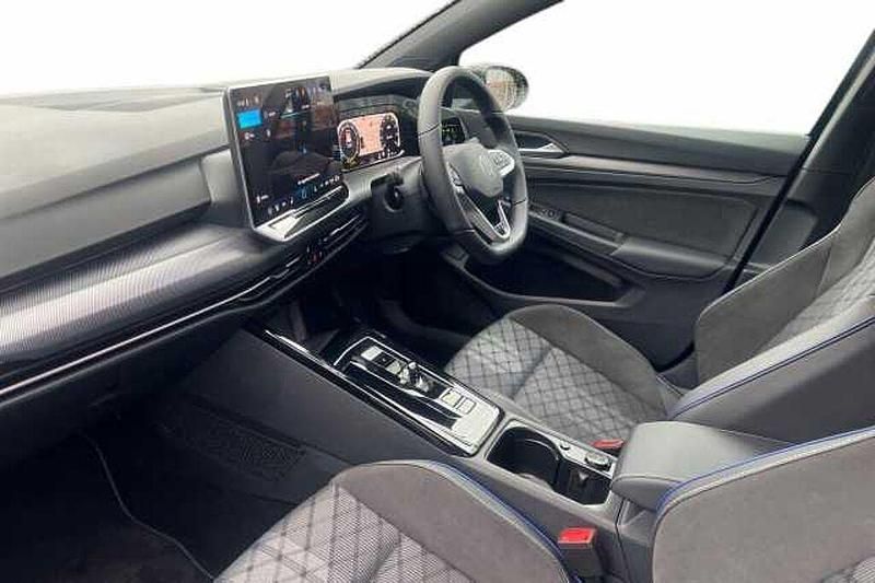 Used VW Golf VIII 150 HP (110 kW) 2025