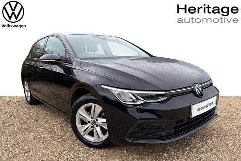 Used 2021 VW Golf VIII Life | £18,250 (Good price) - Image 1/4