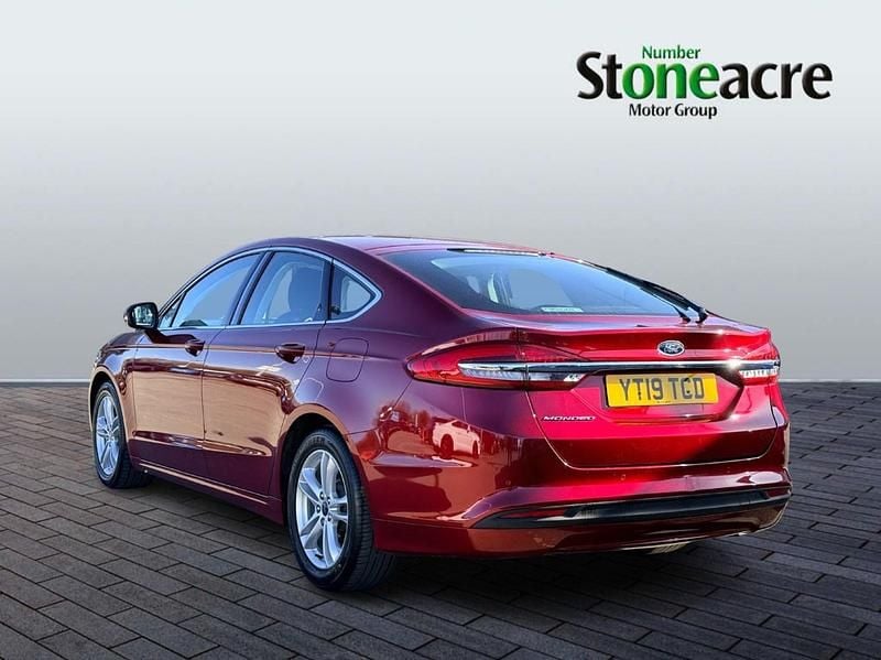 Used Ford Mondeo Zetec 165 HP (121 kW) 2019 Red Hatchback