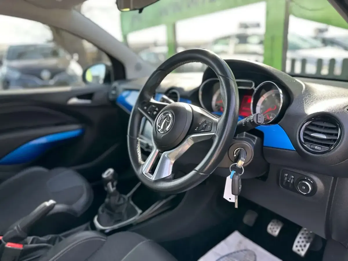 Second-hand Vauxhall Adam 70 CP (51 kW) 2018 Albastru Hatchback
