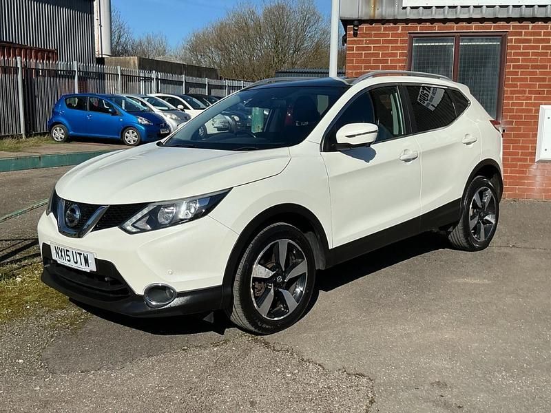 Used Nissan Qashqai N-TEC 110 HP (80 kW) 2015 White SUV