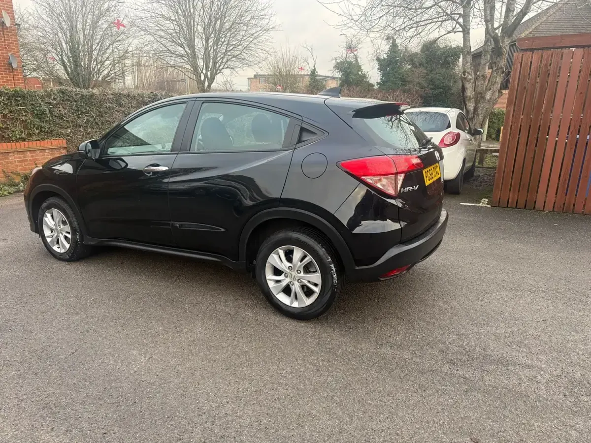 Używany Honda HR-V S 120 KM (88 kW) 2019 Czarny SUV
