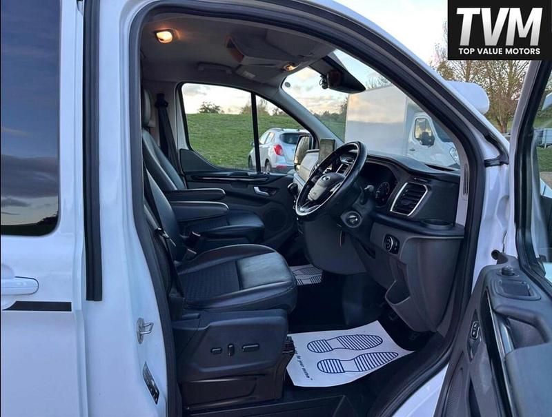 Used Ford Transit Custom Sport 185 HP (136 kW) 2021 White Van