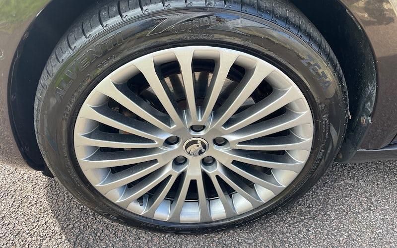 Used Skoda Superb 170 HP (125 kW) 2015 Brown Estate