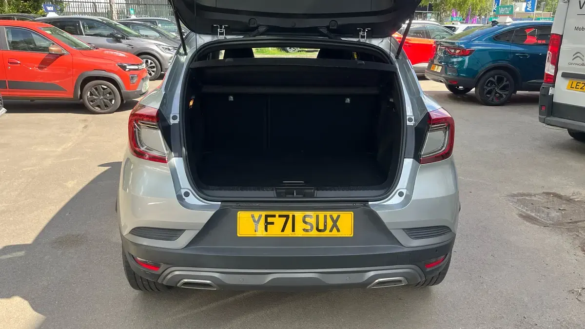 Used Renault Captur R.S. 140 HP (102 kW) 2021 Grey/black SUV
