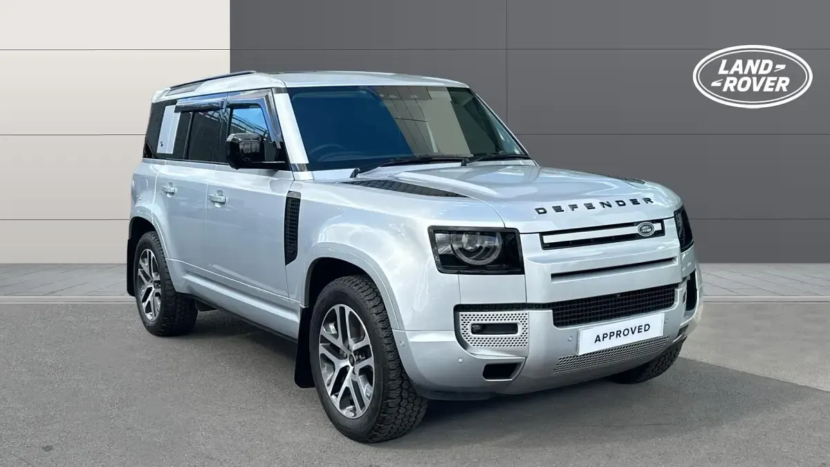 Used Land Rover Defender 249 HP (183 kW) 2023 SUV