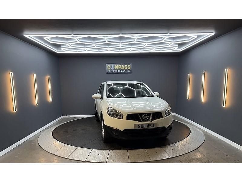 Used Nissan Qashqai Acenta 117 HP (86 kW) 2011 White SUV