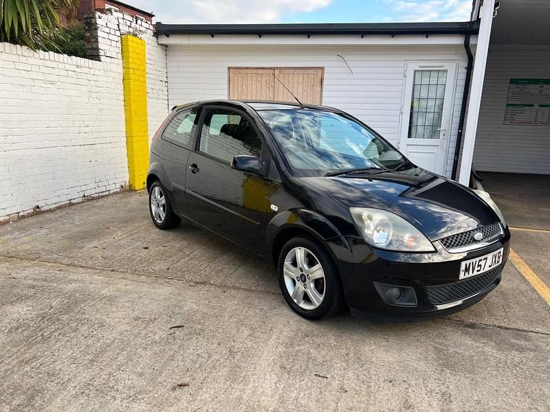 Black Used 2007 Ford Fiesta Zetec Hatchback | £1,495 (Fair price) - Image 1/4