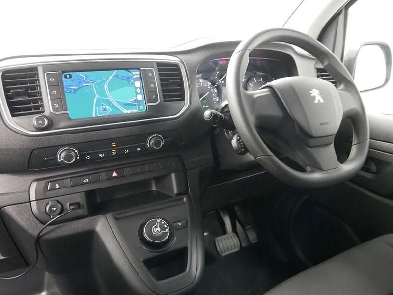 Used Peugeot Expert Premium 145 HP (106 kW) 2024 Grey Van