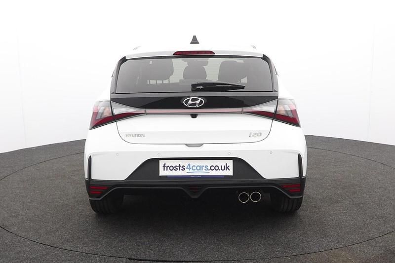 Used Hyundai i20 N Line 90 HP (66 kW) 2024 White Hatchback