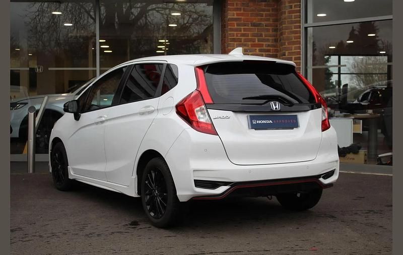 Used Honda Jazz Sport 128 HP (94 kW) 2018 White Hatchback