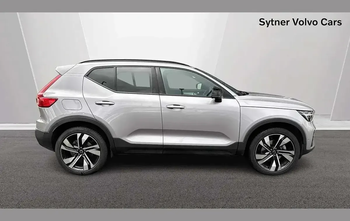 Used Volvo XC40 Ultra 194 HP (142 kW) 2025 Silver SUV