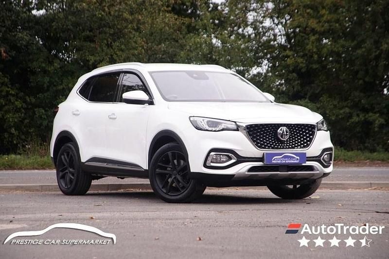 White Used 2022 MG HS Excite SUV | £14,499 (Fair price) - Image 1/4