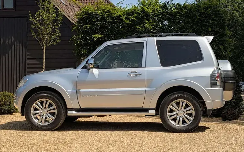 Used Mitsubishi Shogun 200 HP (147 kW) 2014 Silver SUV