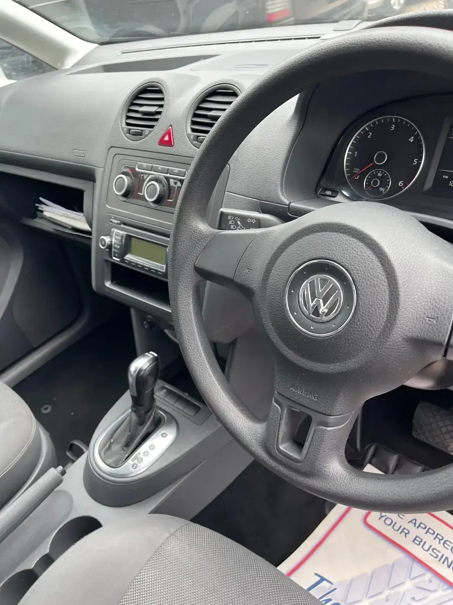 Used VW Caddy Life 102 HP (75 kW) 2011 Red MPV
