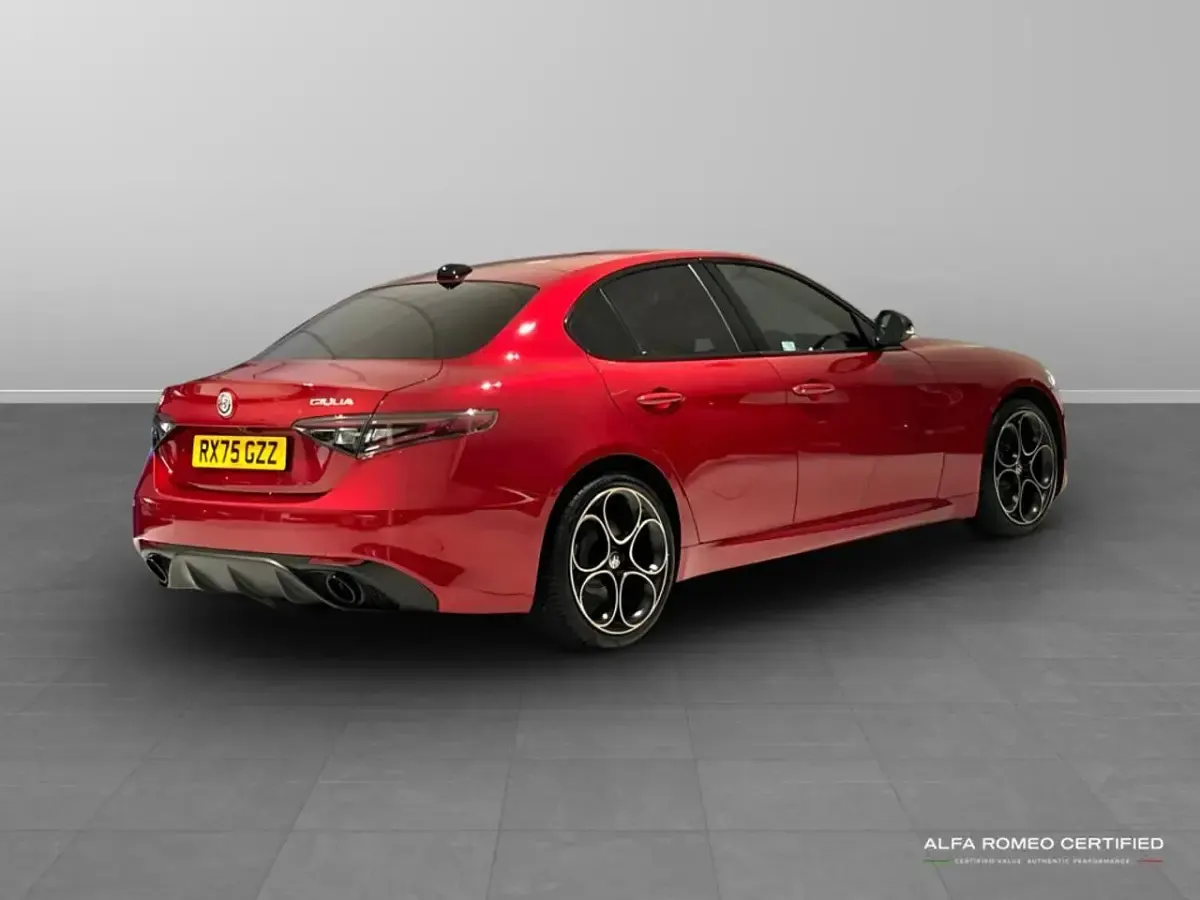 Ny Alfa Romeo Giulia 276 HK (202 kW) 2026 Röd Sedan