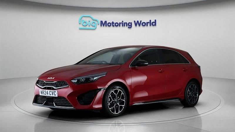 Używany Kia Ceed GT-Line 158 KM (116 kW) 2024 Czerwony Hatchback