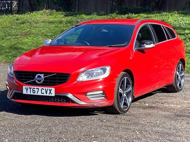 Usado Volvo V60 R-Design 190 HP (139 kW) 2017 Vermelho Carrinha