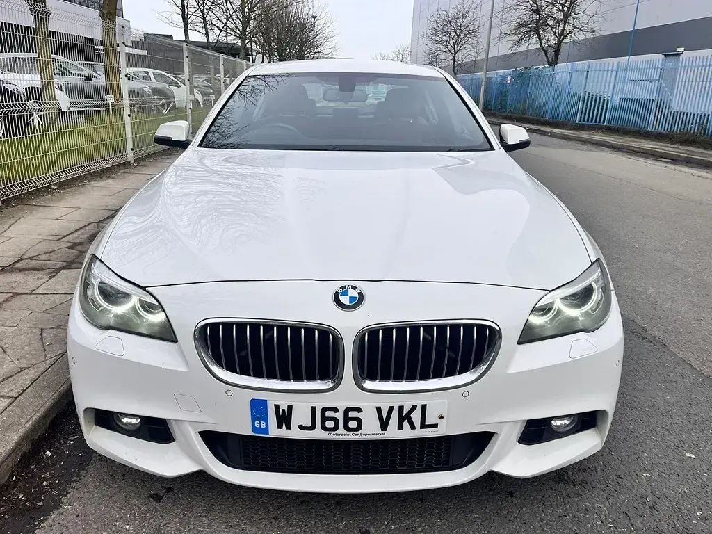 Begagnad BMW 520 M Sport 2016 Vit Sedan