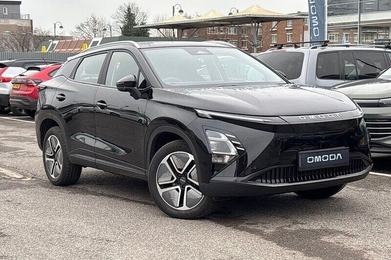 Black Used 2024 Omoda E5 SUV | £22,490 (Good price) - Image 1/4