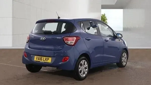 Used Hyundai i10 SE 83 HP (61 kW) 2016 Blue Hatchback