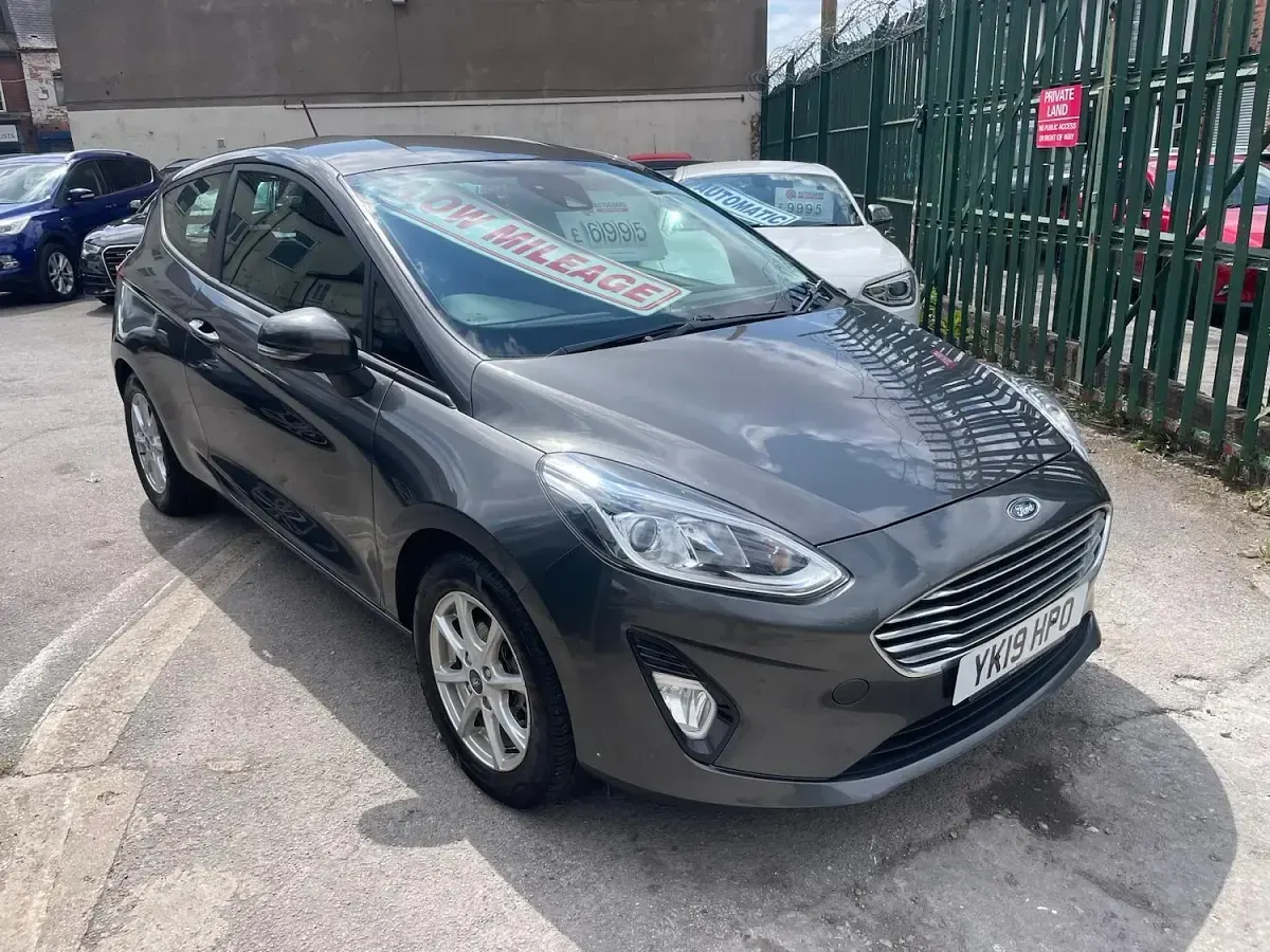 Used Ford Fiesta Zetec 83 HP (61 kW) 2019 Grey Hatchback