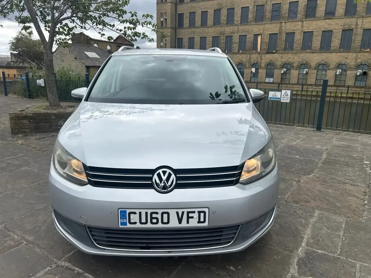 Used VW Touran SE 105 HP (77 kW) 2010 Silver MPV