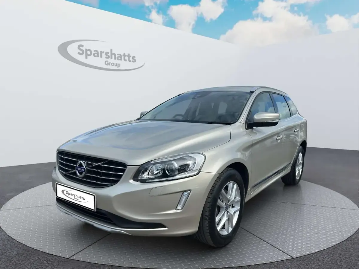 Used Volvo XC60 SE Lux 220 HP (161 kW) 2016 Gold SUV