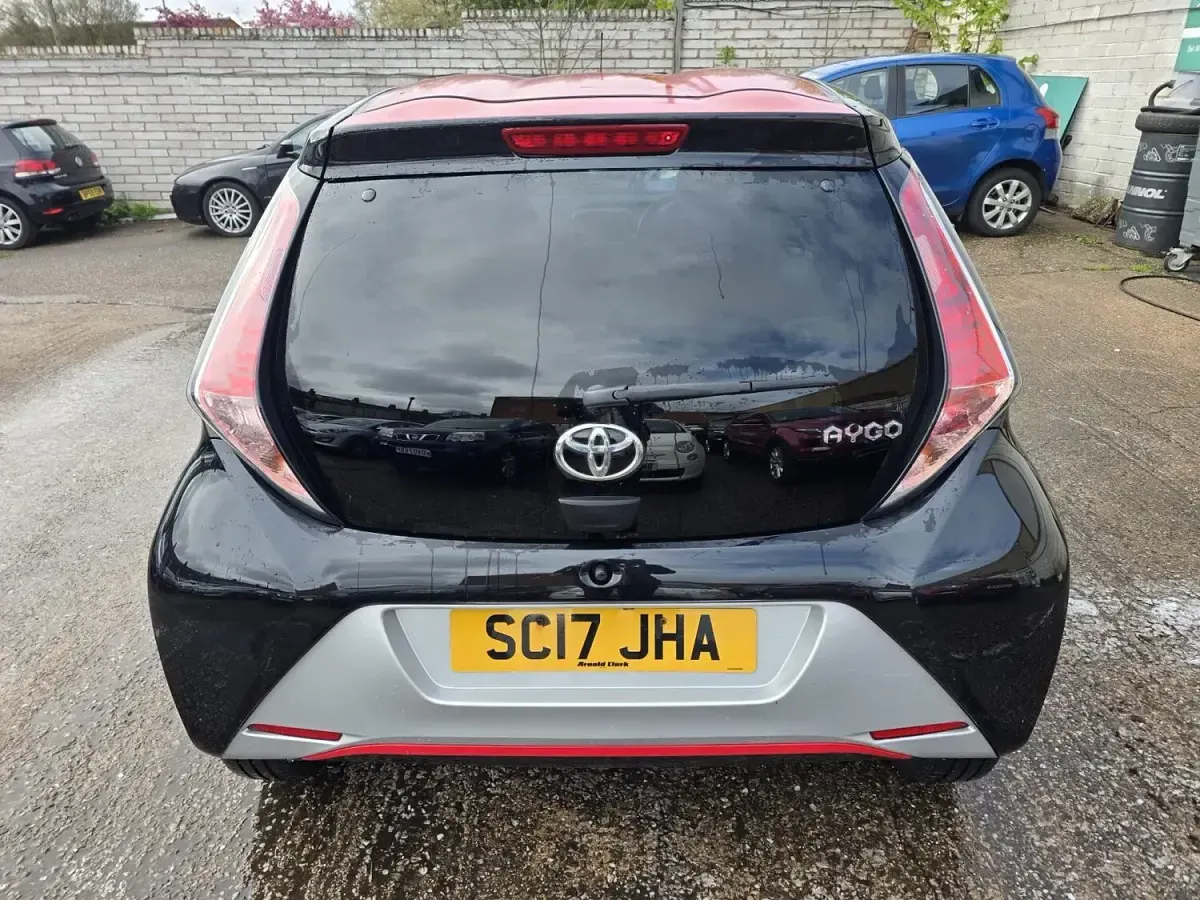 Used Toyota Aygo x-press 69 HP (50 kW) 2017 Black Hatchback
