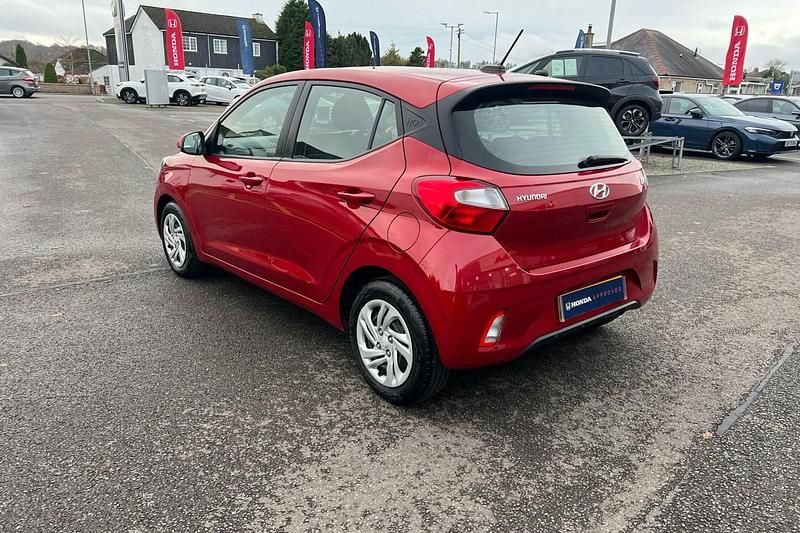 Used Hyundai i10 SE 67 HP (49 kW) 2022 Red Hatchback