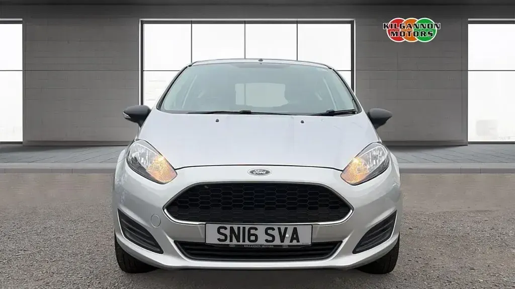 Used Ford Fiesta Studio 82 HP (60 kW) 2016 Silver Hatchback