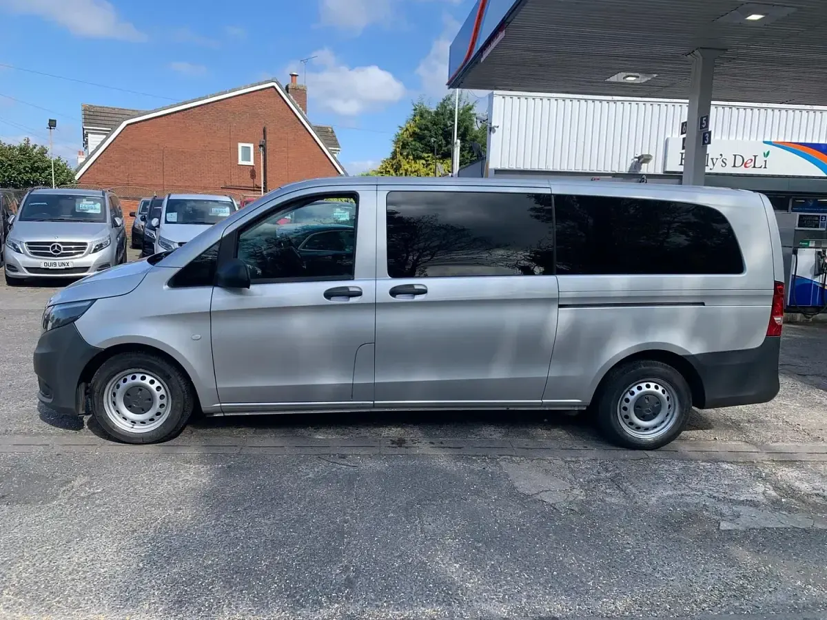 Used Mercedes Vito 140 HP (102 kW) 2018 Silver Van