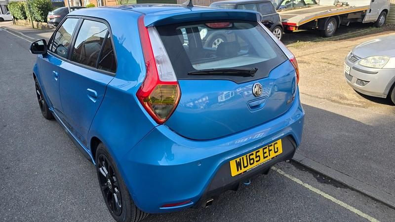 Used MG MG3 106 HP (77 kW) 2015 Blue Hatchback