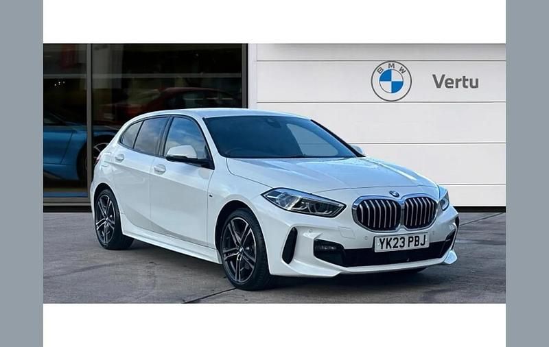 Used BMW 118 M Sport 140 HP (102 kW) 2023 White Hatchback