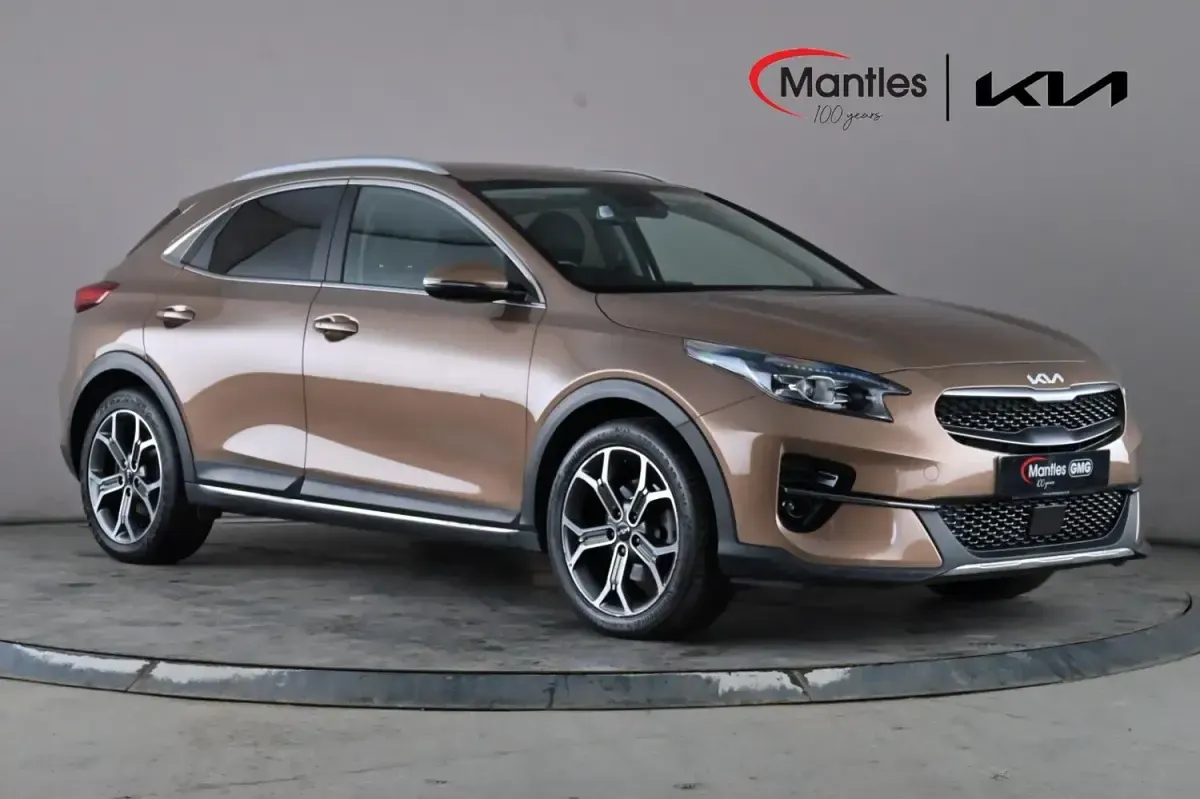 Usado Kia XCeed 158 HP (116 kW) 2022 Castanho SUV