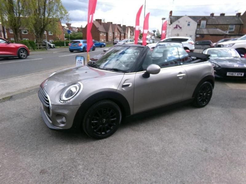 Używany Mini Cooper Cabriolet Classic 2019 Srebrny Kabriolet
