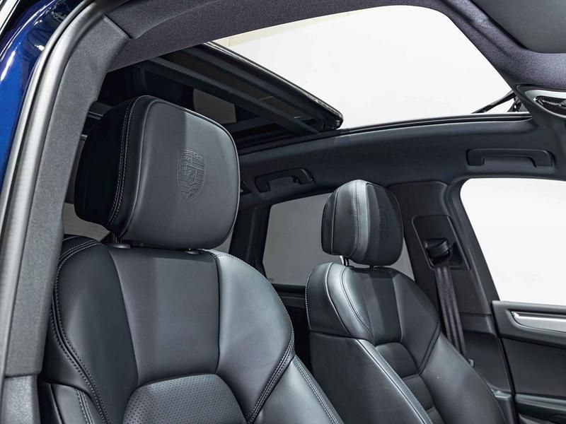 Begagnad Porsche Macan 380 HK (279 kW) 2023 Blå SUV