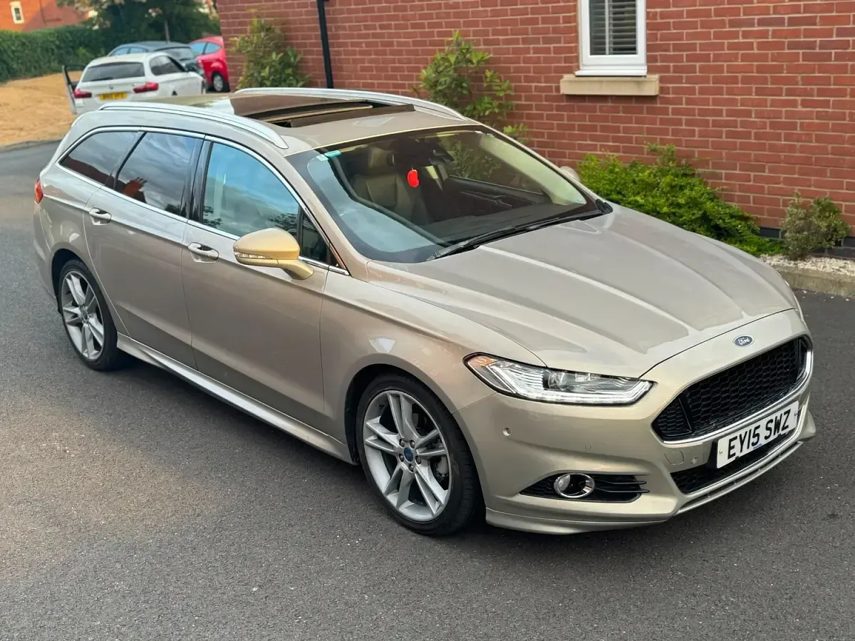 Used Ford Mondeo Titanium 180 HP (132 kW) 2015 Silver Estate